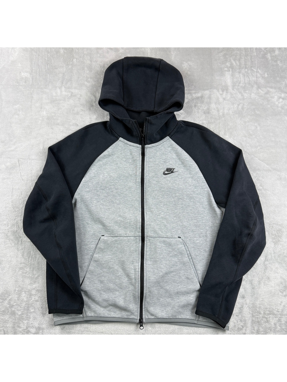 Nike Tech-Fleece Hoodie Full Zip Men M Grey Black Raglan Performance Sportswear